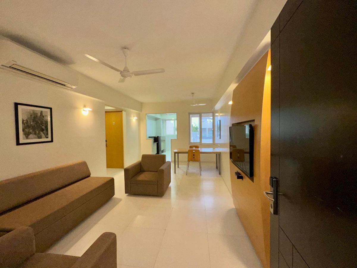 Patria Suites Rajkot Exterior foto