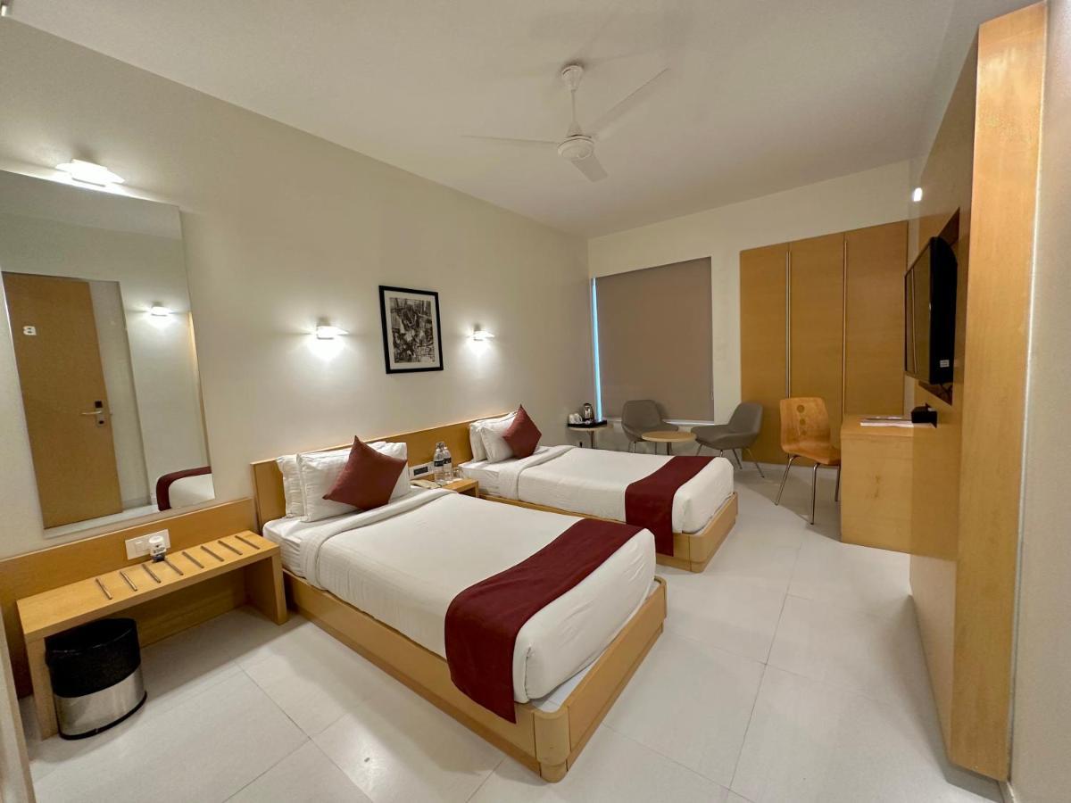Patria Suites Rajkot Exterior foto