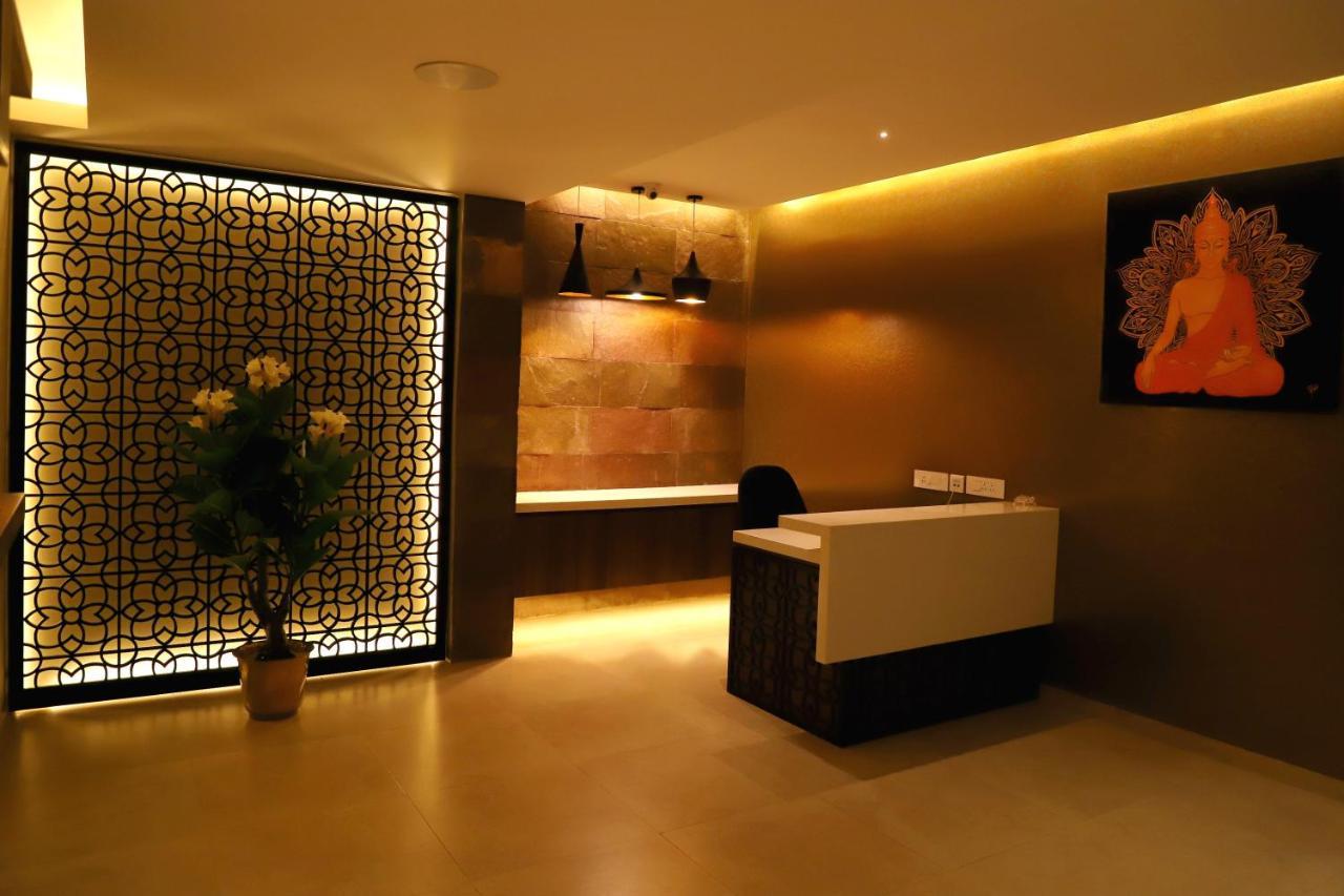 Patria Suites Rajkot Exterior foto