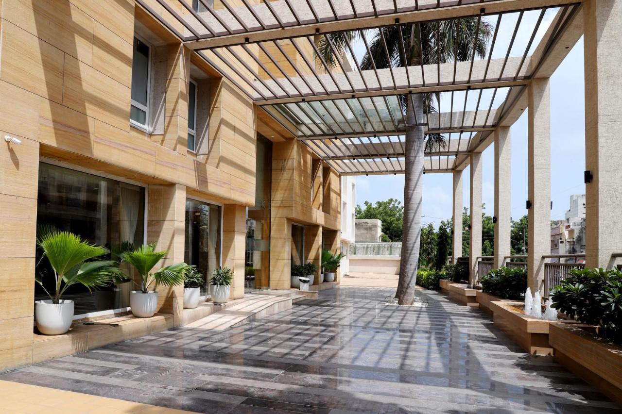 Patria Suites Rajkot Exterior foto