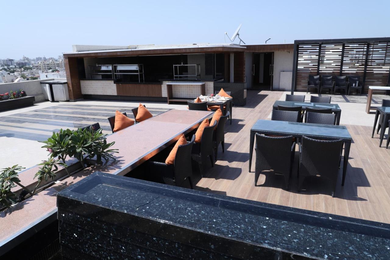 Patria Suites Rajkot Exterior foto