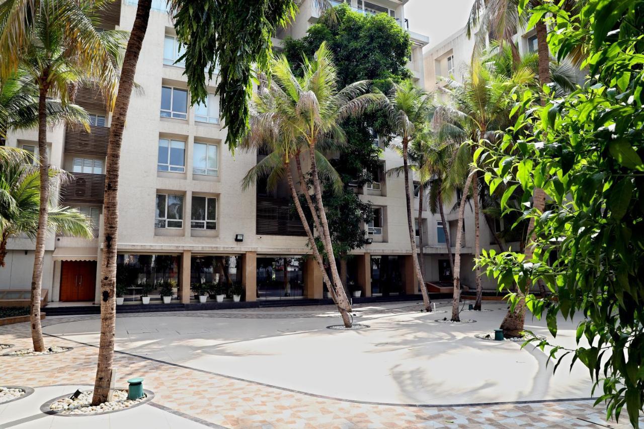 Patria Suites Rajkot Exterior foto